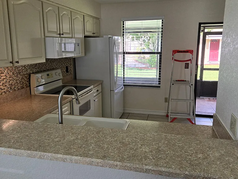 610 Casa Park Ct — Photo 3