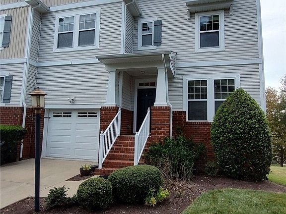 2nd image of 652 Abbey Village Cir