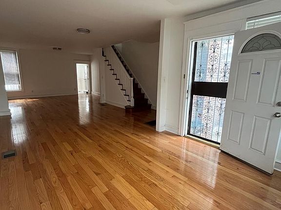 2nd image of 5229 Tabor Rd