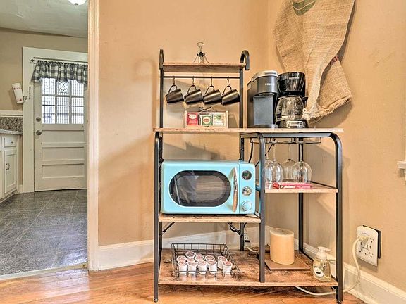 5th image of 3634 Marion Ave #A