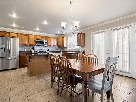 4th image of 5005 W Bay Ct