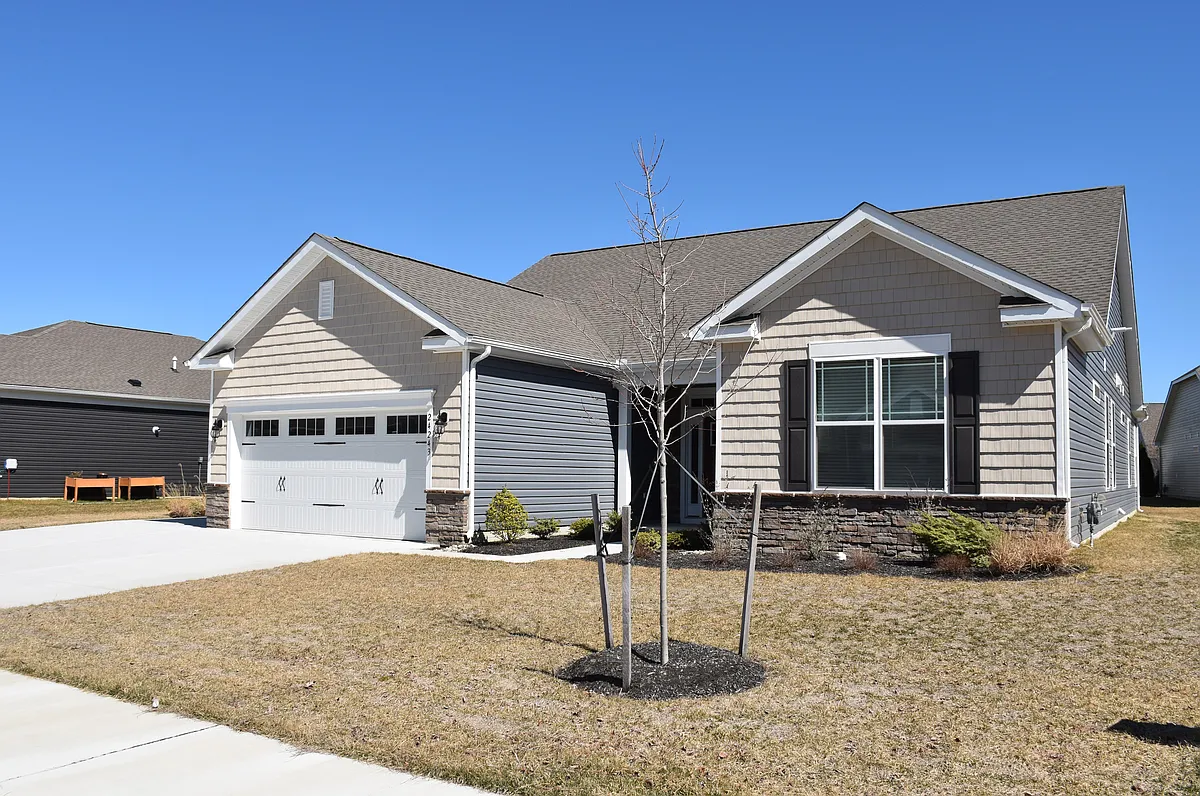 Building Photo - 24243 W Cypress Way