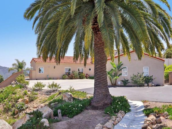 944 Rainbow Crest Rd, Fallbrook, CA 92028