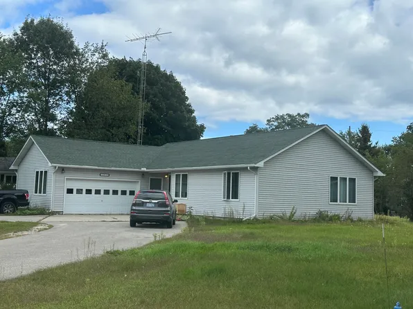 4938 Harmony St, Oscoda, MI 48750
