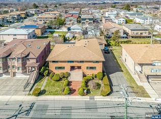 2413 Hammett Ave, Fort Lee, NJ 07024