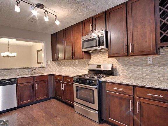 4th image of 2901 Lenox Rd NE #603