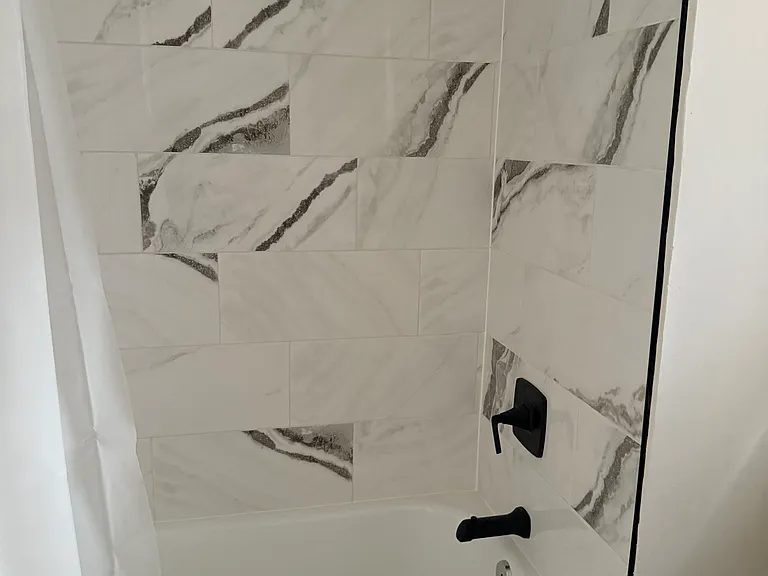 bathtub/shower