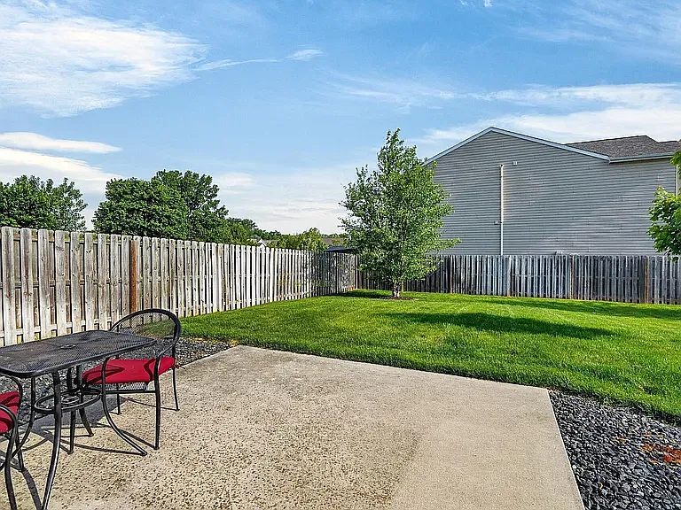 3272 Maitland Dr — Photo 32