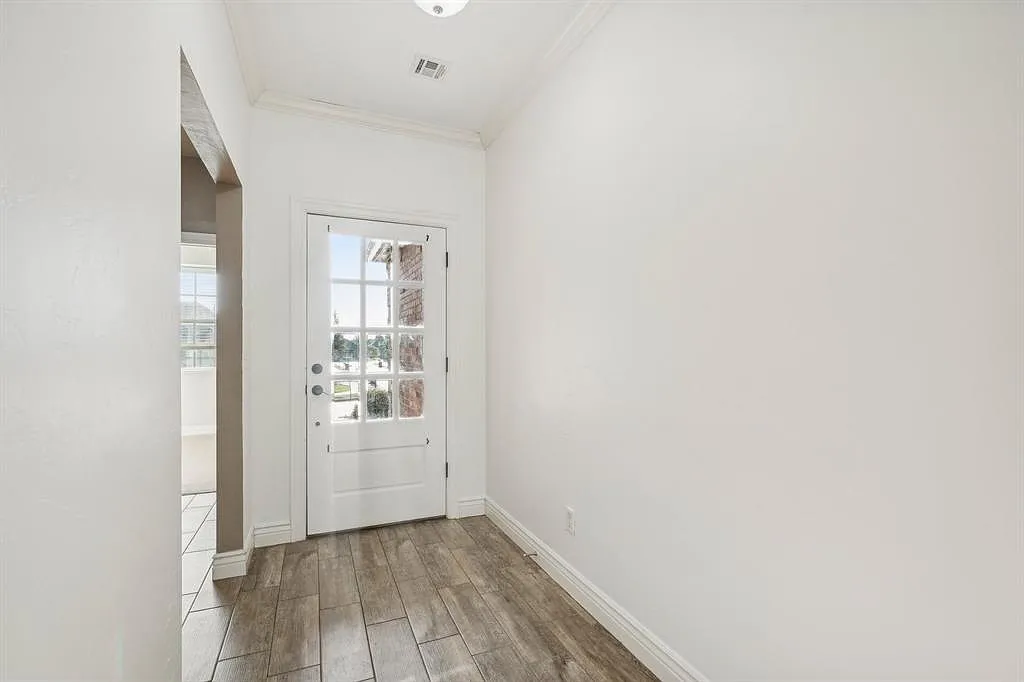 3 bed, 1683 sqft, $1,895 — Photo 3