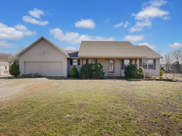 930 Shade Tree Rd, Nebo, KY 42441