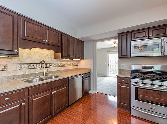 4th image of 1475 Hazelwood Ct