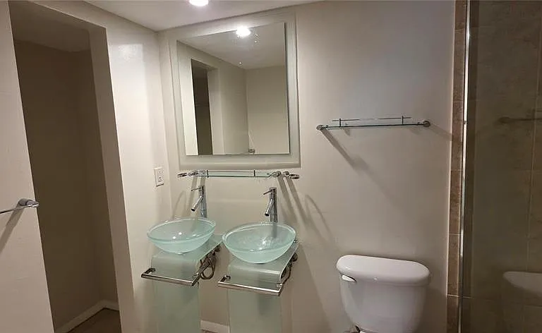 701 S Madison Ave #407 — Photo 10