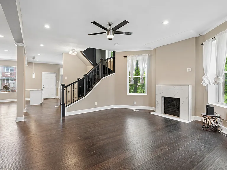 5647 Vernon Ave — Photo 5