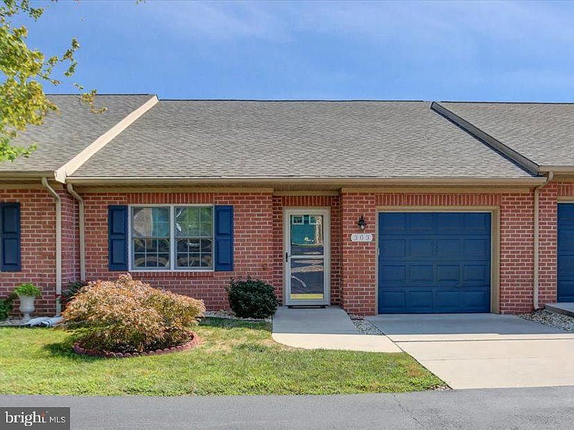 1st image of 303 Sunbrook Ln #90