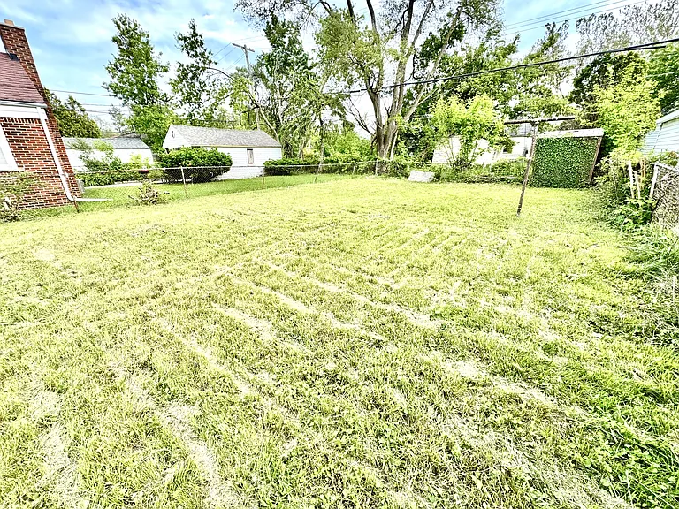 15692 Manning St — Photo 19