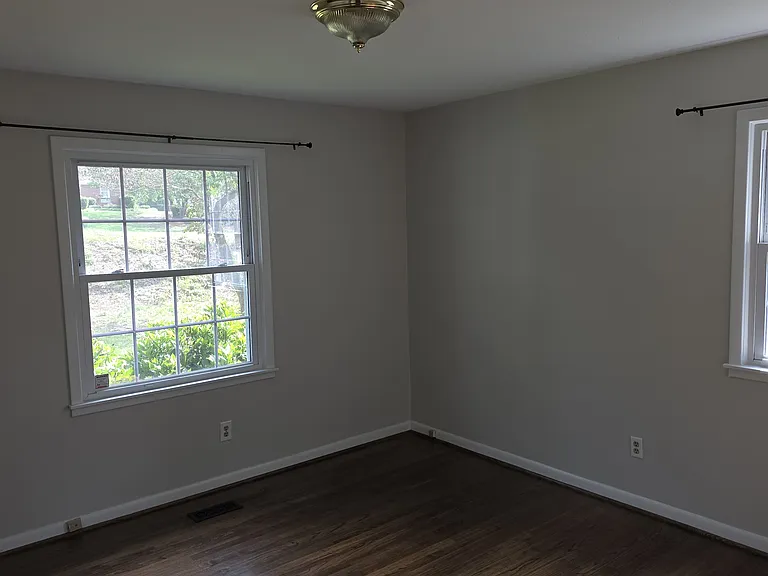 524 Country Club Dr — Photo 6