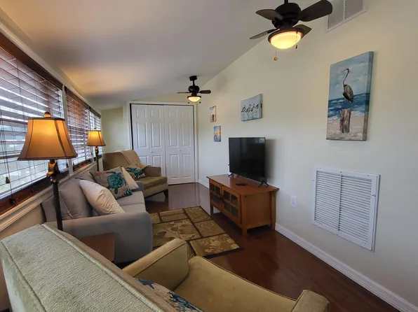 232 Cypress St #2, Tarpon Springs, FL 34689