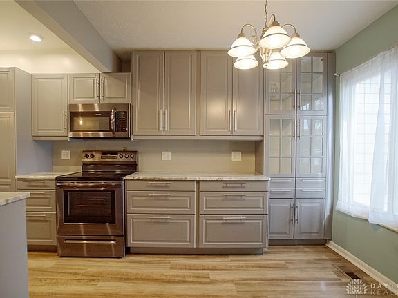 2nd image of 5012 Columbia Cir