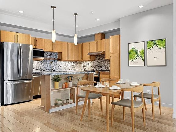 4th image of 6591 Lincroft Rd #202