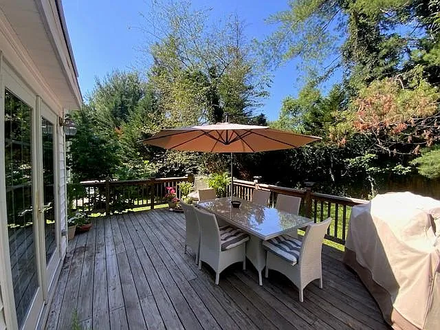 18608 Woodway Dr — Photo 6
