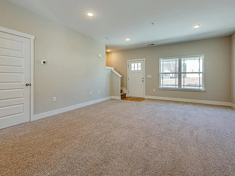 1041 Wells Way — Photo 3