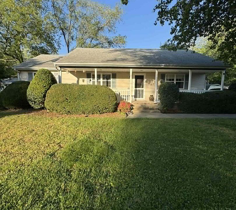 1st image of 125 Shamrock Dr