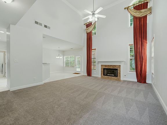 5th image of 3032 Mockingbird Ln
