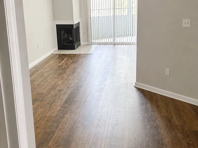 2557 Stockbridge Dr #B — Photo 3