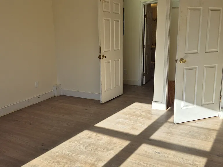 25 Astoria St #1 — Photo 6