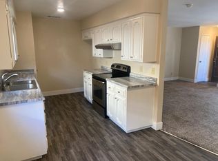 65 W 10th St APT 104, Clovis, CA 93612