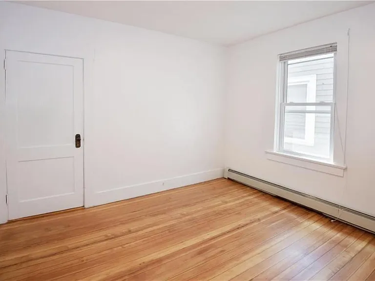 27 Peckham Ave — Photo 13