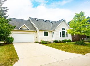 7142 N Oxshire Pl, Painesville, OH 44077