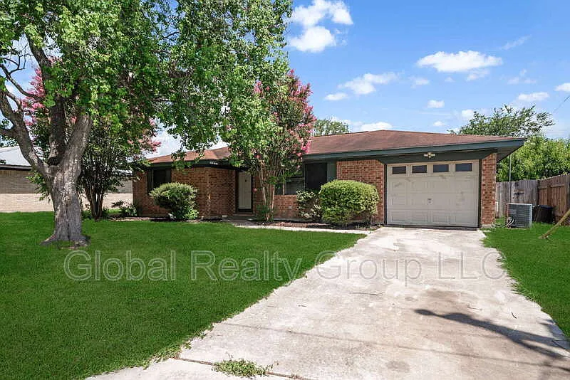 306 Meadow Dr
