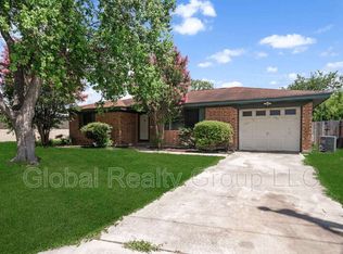 306 Meadow Dr, Marion, TX 78124