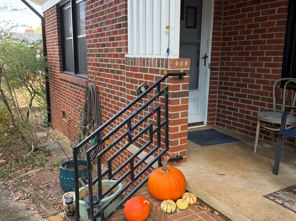 620 Sunset Dr, Athens, GA 30606