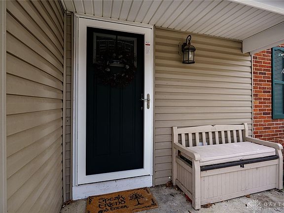 5th image of 907 N Columbus St