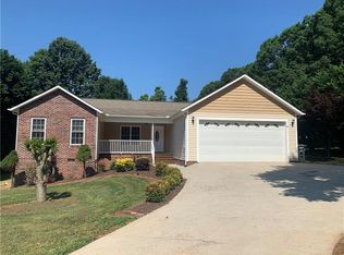 1007 Merrywood Dr, Newton, NC 28658