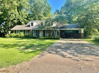 314 S Deer Creek Dr E, Leland, MS 38756