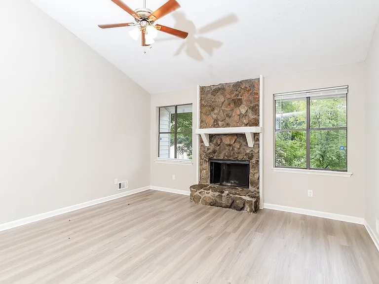 8807 Parliament Pl — Photo 4