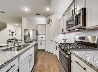 827 Sitwell Dr, Fate, TX 75087