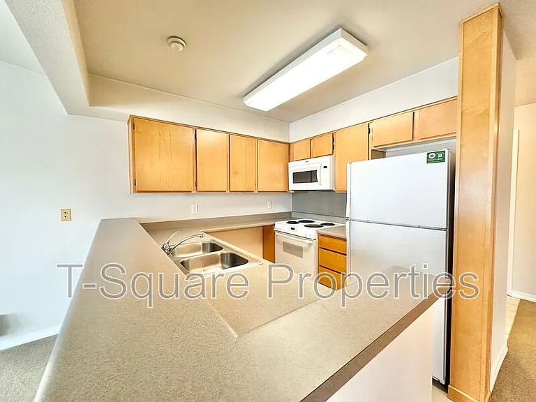 9525 NE 180th St #303 — Photo 1