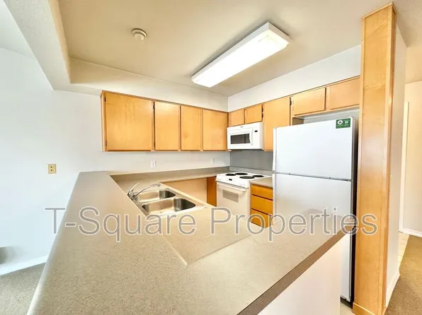 9525 NE 180th St APT 303, Bothell, WA 98011