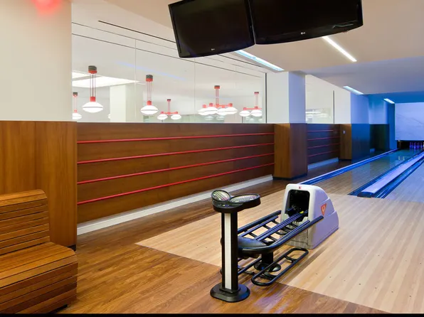 50 Riverside Boulevard image 14 of 20