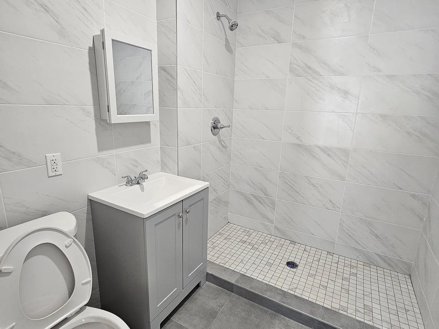 2 bed, $3,100 — Photo 3