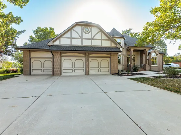 2752 N Wilderness Ct, Wichita, KS 67226