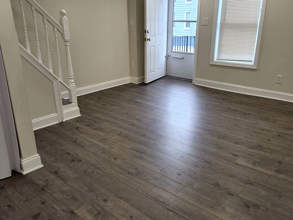 1st image of 406 Prince St