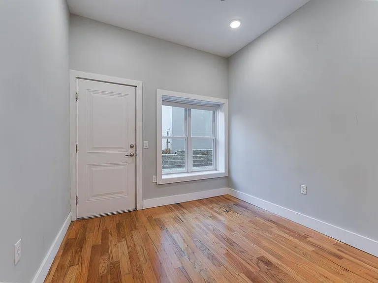 62 Newkirk St #1B — Photo 3