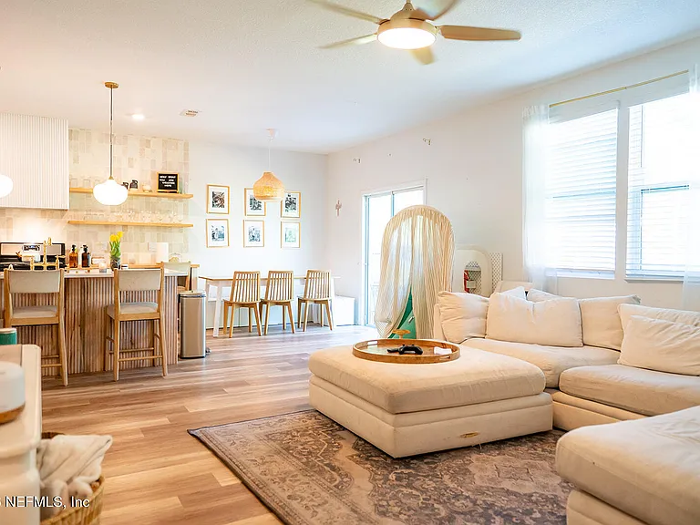 271 Jarama Cir — Photo 10