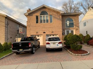 691 Hamilton Ave #B, Ridgefield, NJ 07657