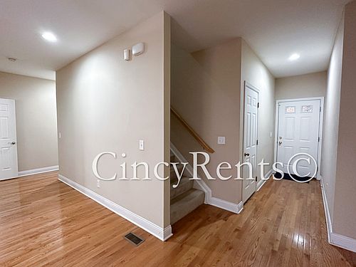 2nd image of 2933 Eden Ave